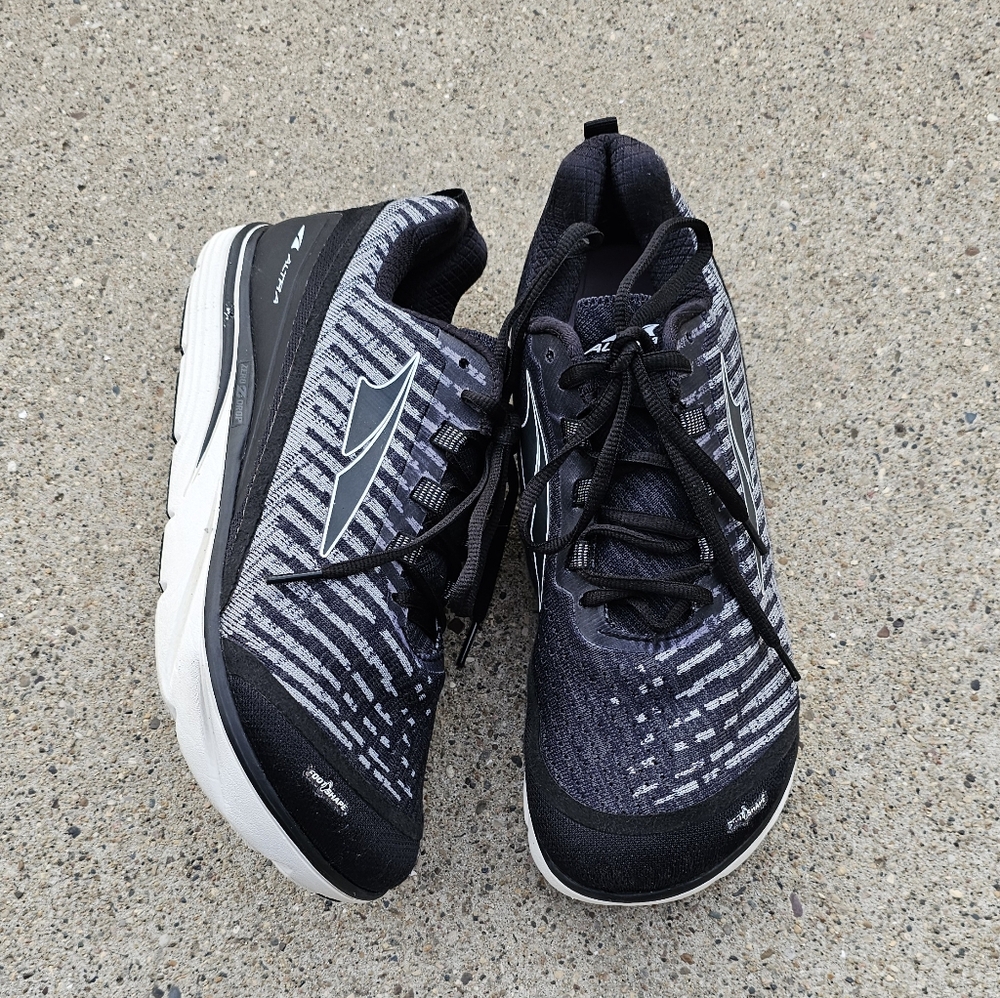 Altra Torin sneaker women's size 11
